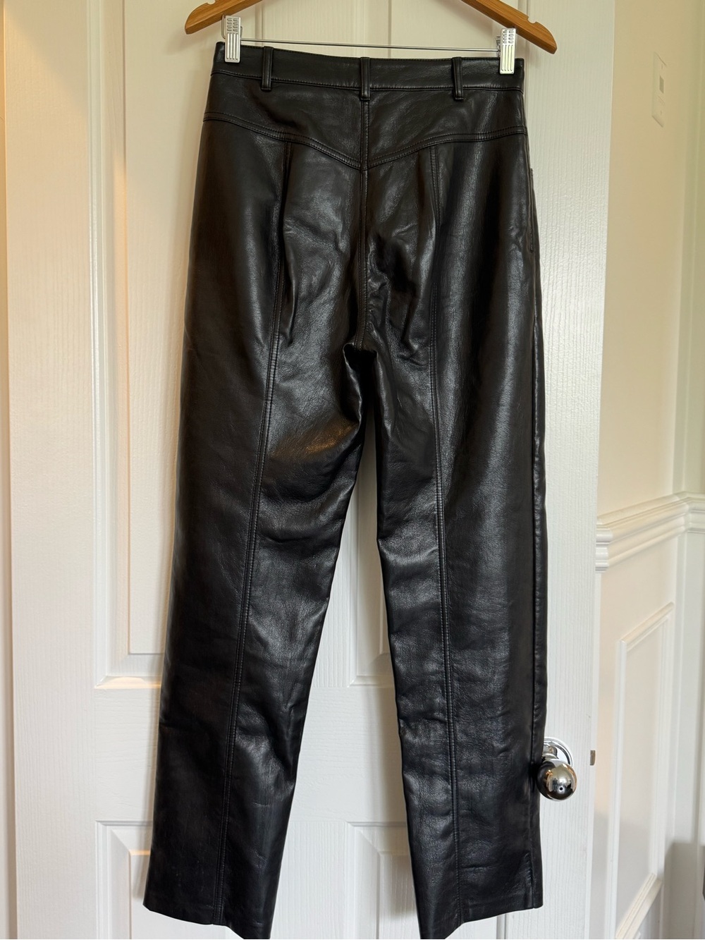 Aritzia Wilfred Rebel Pants Japanese Vegan Leather 8 Black High-waisted preowned - Picture 10 of 15